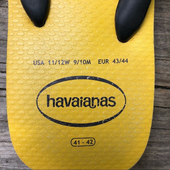 ❌ SOLD ❌ Havaianas Minion Men size #9-10 - Picture 2 of 5
